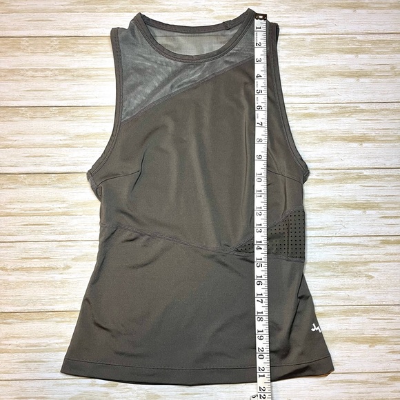 JoyLab Women’s Workout Grey Fitted Sleeveless Moisture-Wicking Top with Mesh XS - Picture 4 of 7